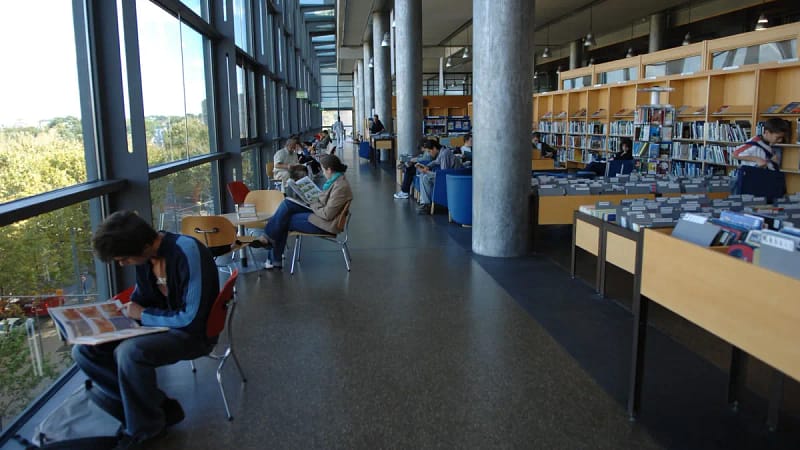 « Gratuité » des médiathèques : oui sur le principe, non à la tartufferie!